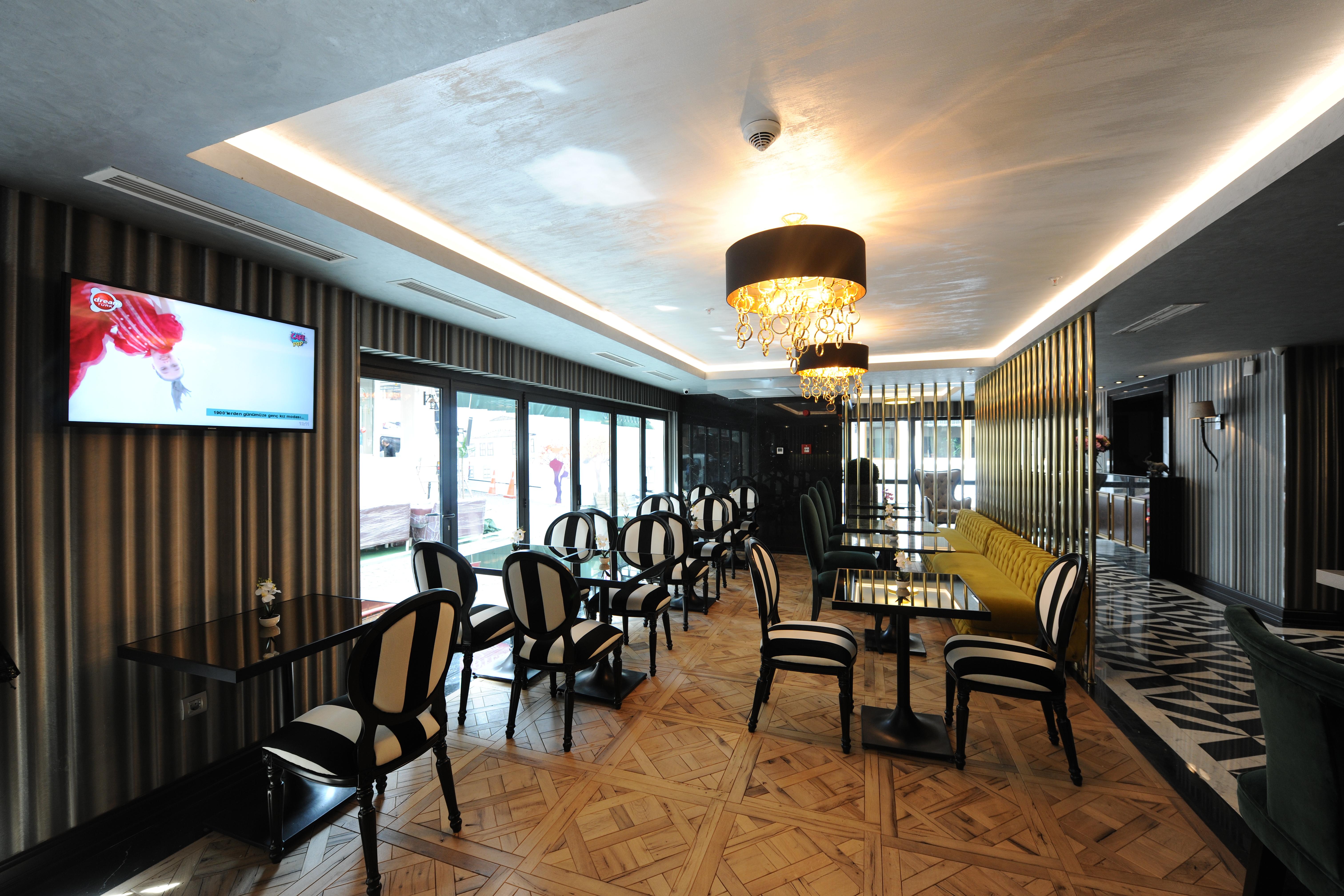 Le Petit Palace Hotel - Special Category — Photos 3